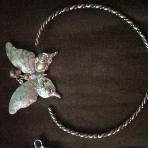 Silver and gold necklaces and pendants - Picture 3 of 4